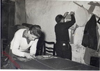 1962 Ciro Paris nella bottega del tapezziere Gaetano Lambiase